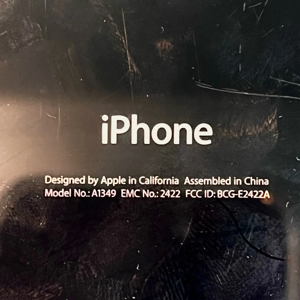 2 iPhone 4’s model A1349 - Black and White